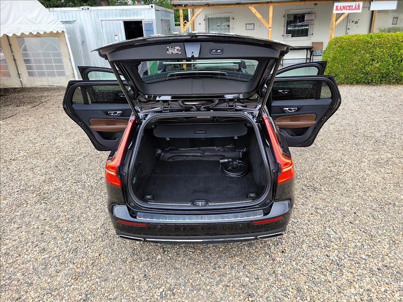 Volvo V60 2,0 T6 ,AWD,Inscription,kůže - fotka 35 z 50