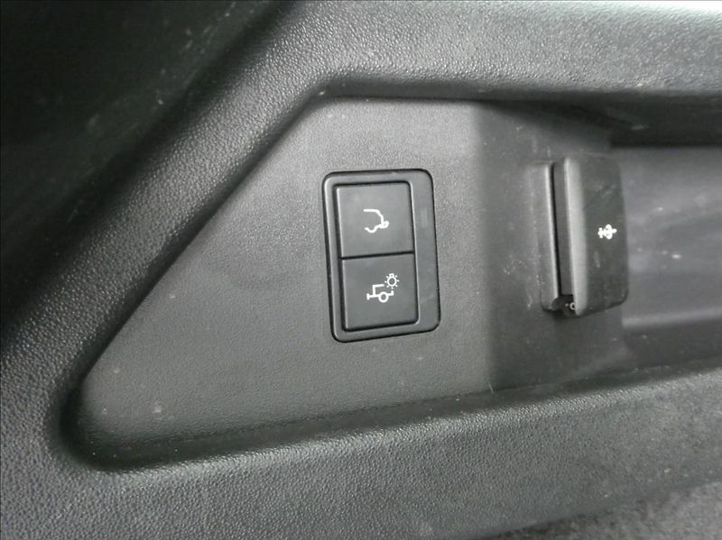 Land Rover Discovery Sport 2,0 P200 SE,1.Maj, ČR, DPH - fotka 35 z 41