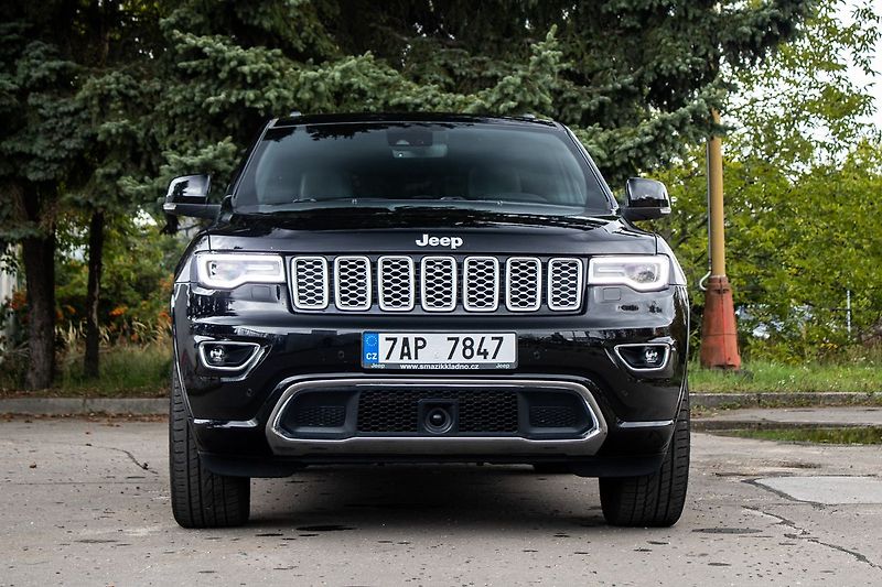 Jeep Grand Cherokee - fotka 2 z 23