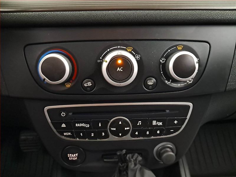 Renault Mégane (2011) 1.5 dCi, nová STK - fotka 14 z 15