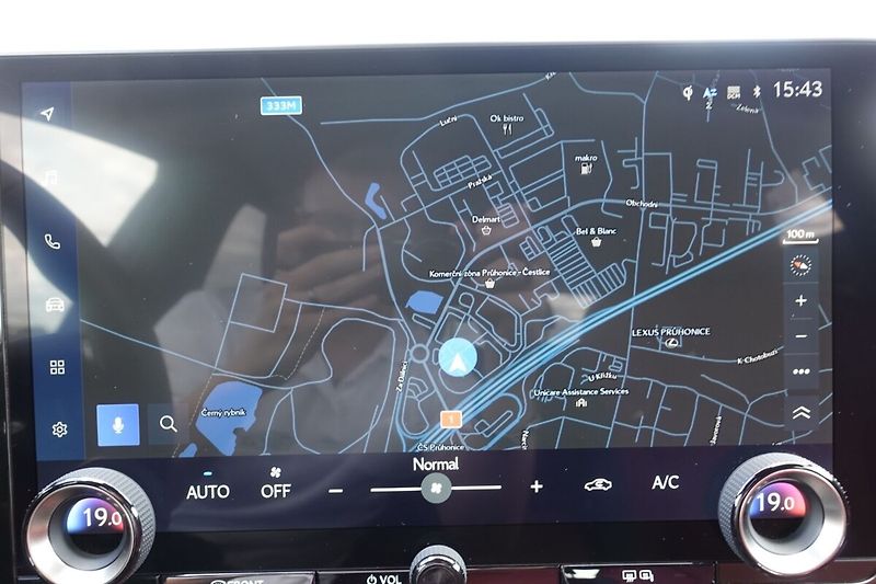 Lexus NX 350h NX350h Executive Top 4x4 - fotka 26 z 34