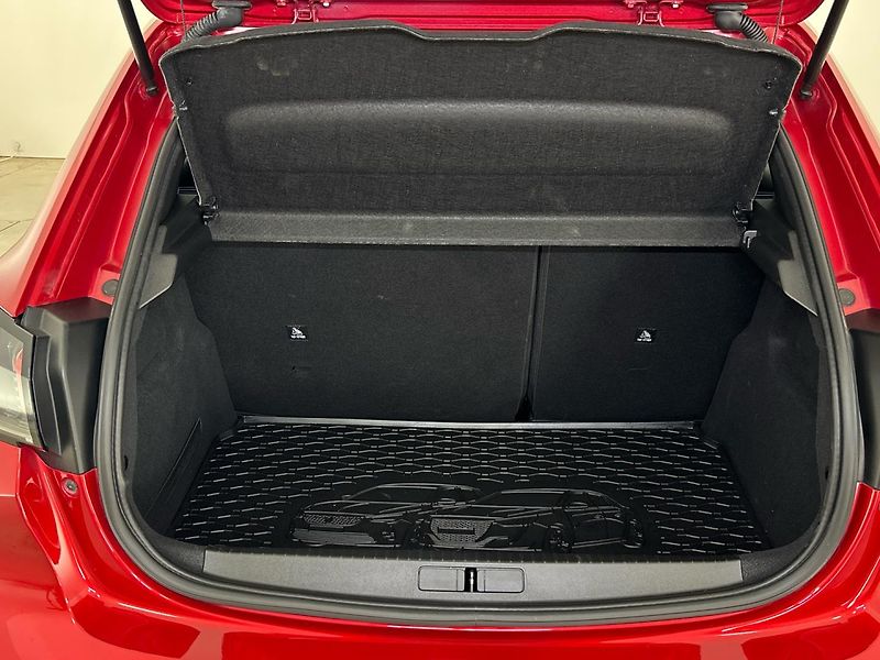 Peugeot 208 GT - fotka 10 z 28
