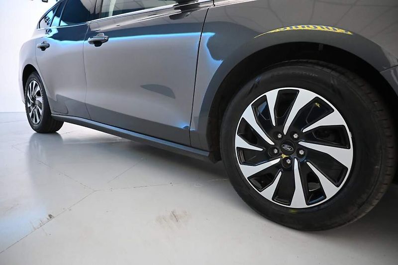 Ford Focus (2022) 1.5 LED ACC TITANIUM Tažné 8AT - fotka 38 z 39