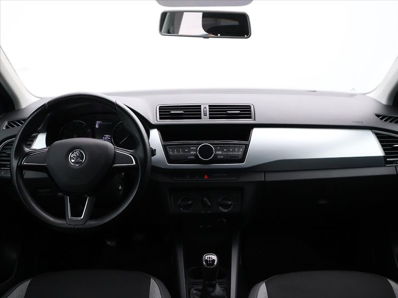 Škoda Fabia 1,2 TSI 66kW CZ 2.Maj Tažné - fotka 20 z 27