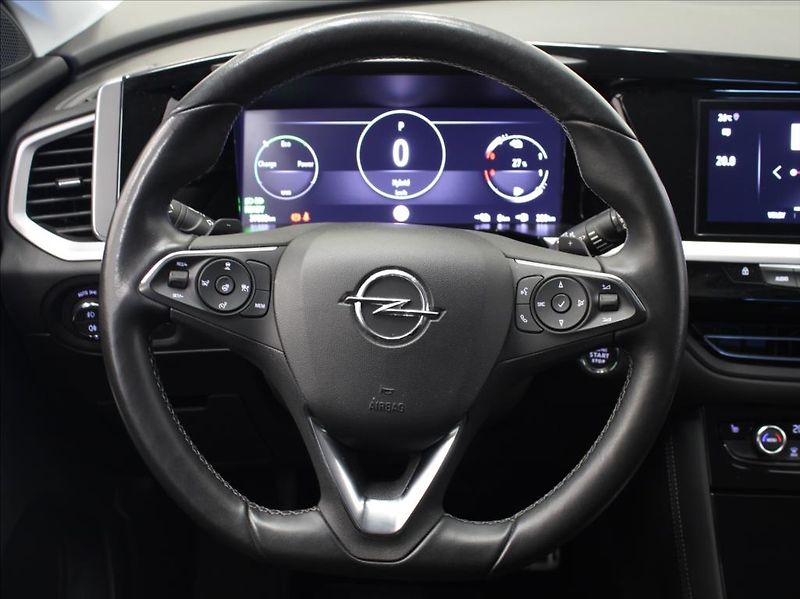Opel Grandland 1,6 PHEV 165kW LED Matrix ČR - fotka 9 z 24
