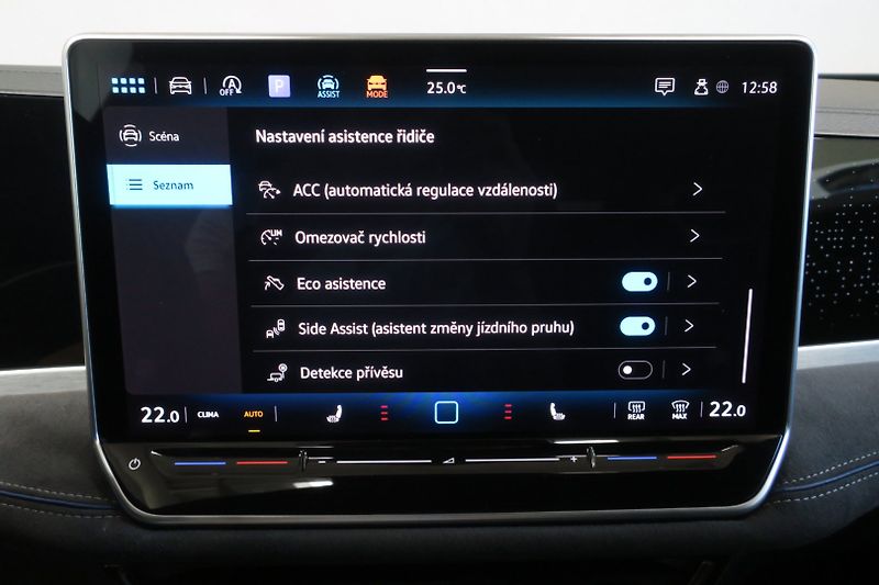 Volkswagen Passat Variant (2024) R-Line 2,0TDI 142kW 4M Nez.Top - fotka 33 z 50