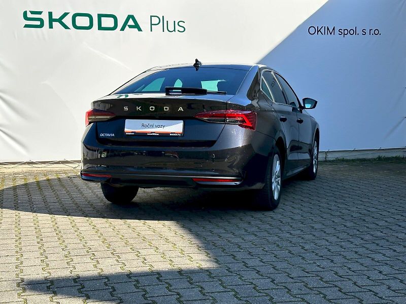 Škoda Octavia (2024) 1.5 TSI 110kW MHEV Top Selecti - fotka 2 z 22