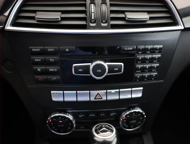 Mercedes-Benz Třídy C (2013) C 200 CDI, Automat, Navi - fotka 11 z 16