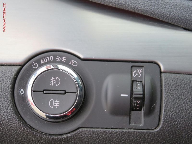 Opel Mokka (2015) 1.7 CDTi, Xenon, AC, park - fotka 13 z 27