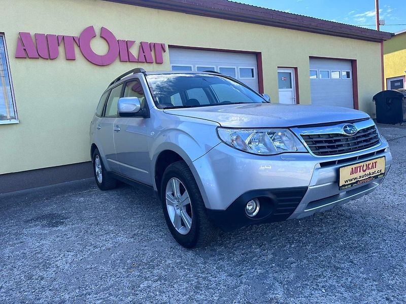 Subaru Forester (2008) 2.0 4x4/Tažné/110kW/Výhřev - fotka 1 z 22