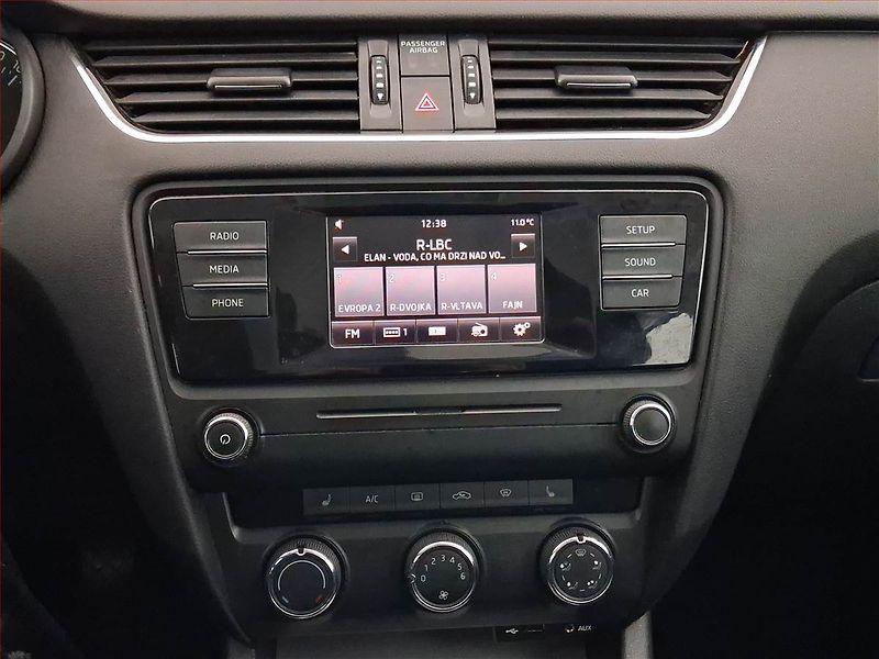 Škoda Octavia (2015) Ambition 1.6 TDI - fotka 12 z 15