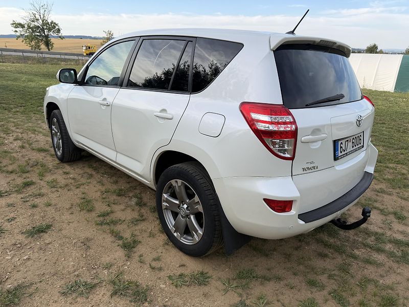 Toyota RAV4 2,0 VVTi  4x4  - fotka 16 z 29