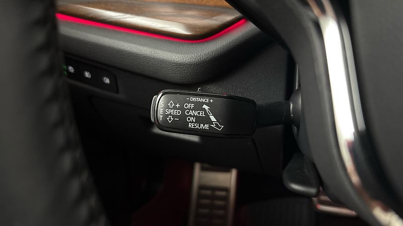 Škoda Octavia 2.0 TDI DSG 4x4 Scout Combi - fotka 14 z 33