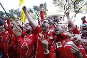 F1 2017 GP Monaka - Ferrari slaví