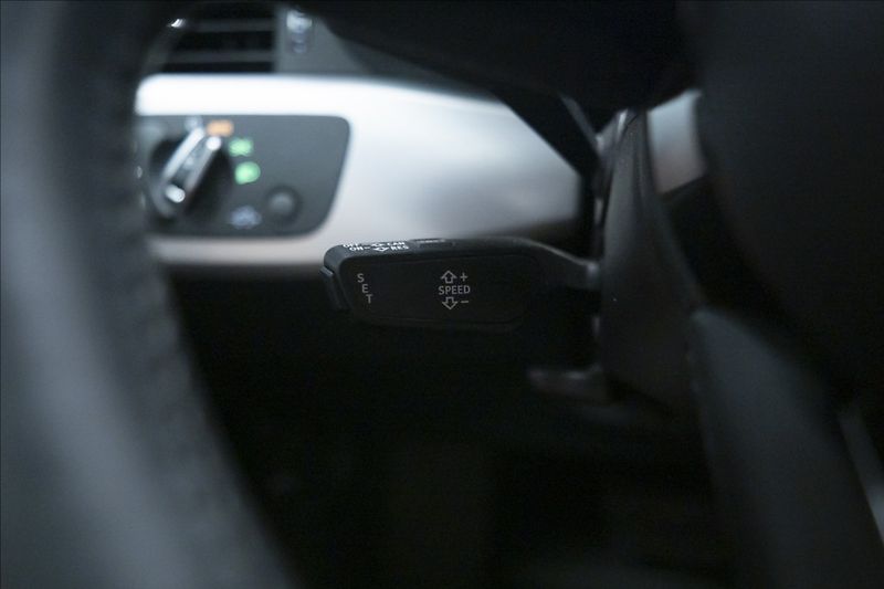 Audi A5 2,0 TDI SPORTBACK NAVI KAMERA - fotka 27 z 44