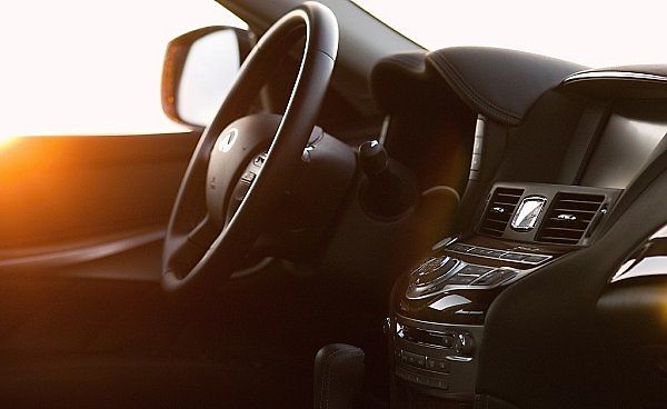 Infiniti Q70.