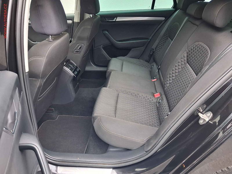 Škoda Superb (2018) 2.0TDi 4x4, Style, xenon - fotka 10 z 18