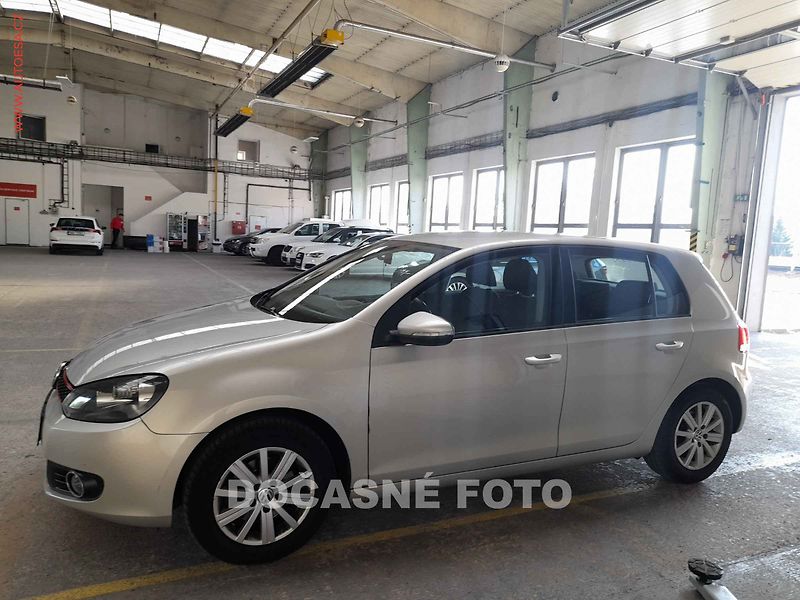 Volkswagen Golf (2010) 1.2, servis.kniha - fotka 1 z 3