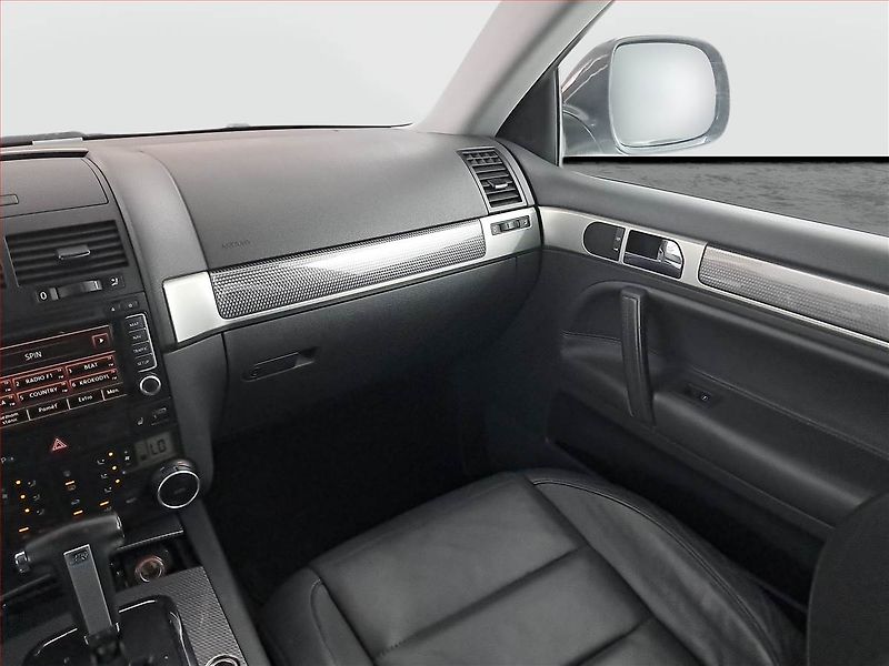 Volkswagen Touareg (2008) R-Line 3.0 TDI, 4X4, Automat - fotka 8 z 23