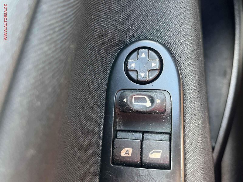 Peugeot 207 (2008) 1.4i, 2.maj,ČR, AC - fotka 12 z 13