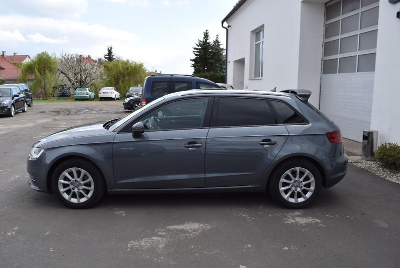 Audi A3 (2014) 1.2TSI 77kw AMBIENTE NAVI VÝHŘ - fotka 13 z 45