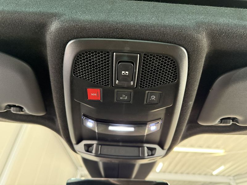 Alfa Romeo Junior (2025) Ibrida Q4 Speciale 1.2 Turbo H - fotka 16 z 22