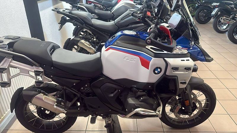 BMW R 1300 GS (2026) ADVENTURE TROPHY - fotka 2 z 4