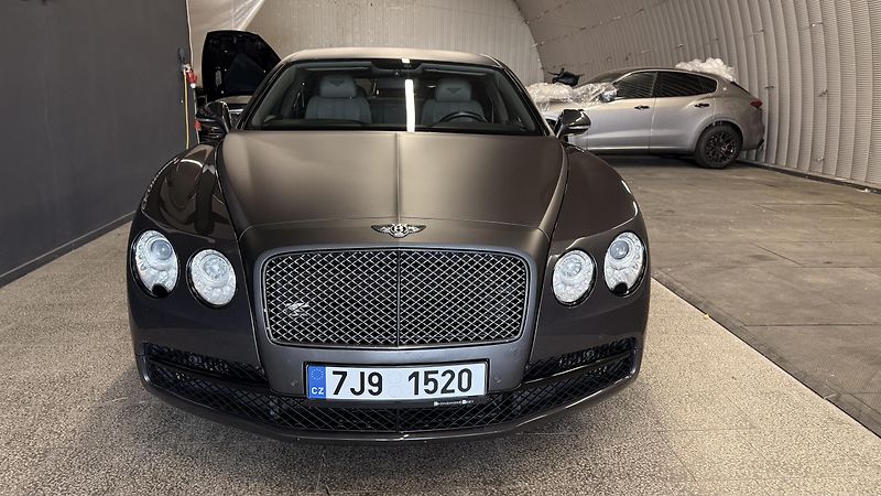 Bentley Flying Spur (2016) 6.0 W12,630PS-335KM/HOD,KRÁSNÝ - fotka 12 z 55