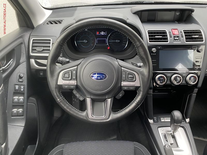 Subaru Forester (2017) 2.0 i AWD, AT, kamera, TZ - fotka 11 z 18