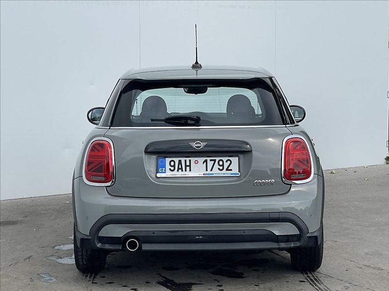 Mini Cooper 1,5 ACC+PDC - fotka 21 z 22
