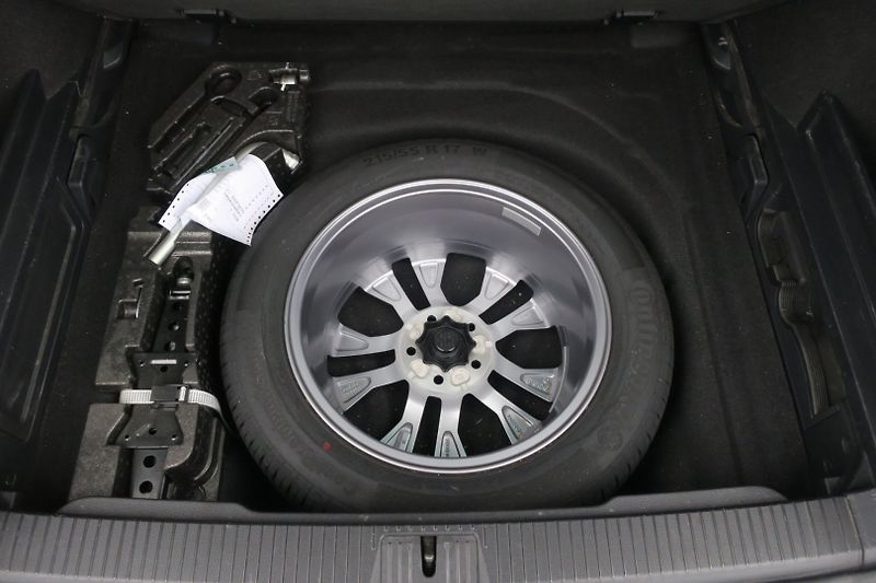 Volkswagen Passat (2017) 2.0TDI 140kW 4MOT DSG Highline - fotka 47 z 49