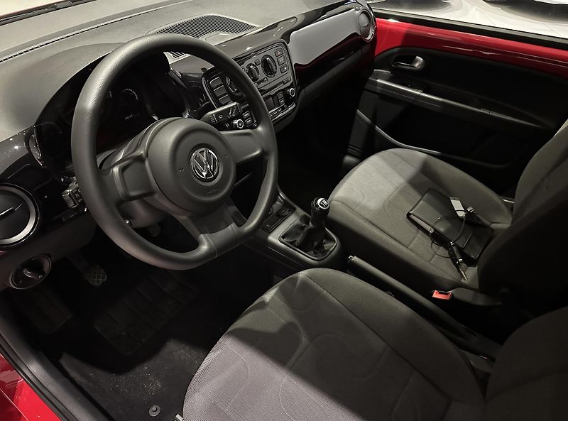 Volkswagen up! (2014) - fotka 42 z 45