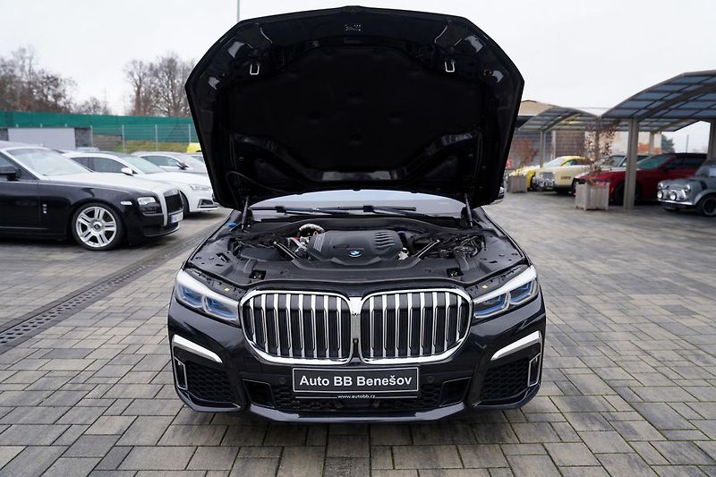 BMW Řada 7 740d xDrive/9AT/Lasery/Mpaket - fotka 9 z 50