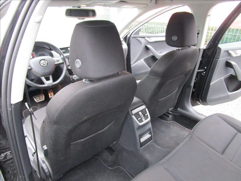 Škoda Octavia Combi 2.0TDi DSG, Scout - fotka 27 z 41