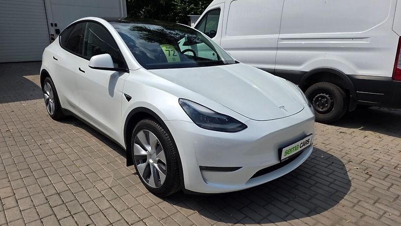 Tesla Model Y (2023) Long Range AWD DE SoH 93,7% TZ - fotka 4 z 34