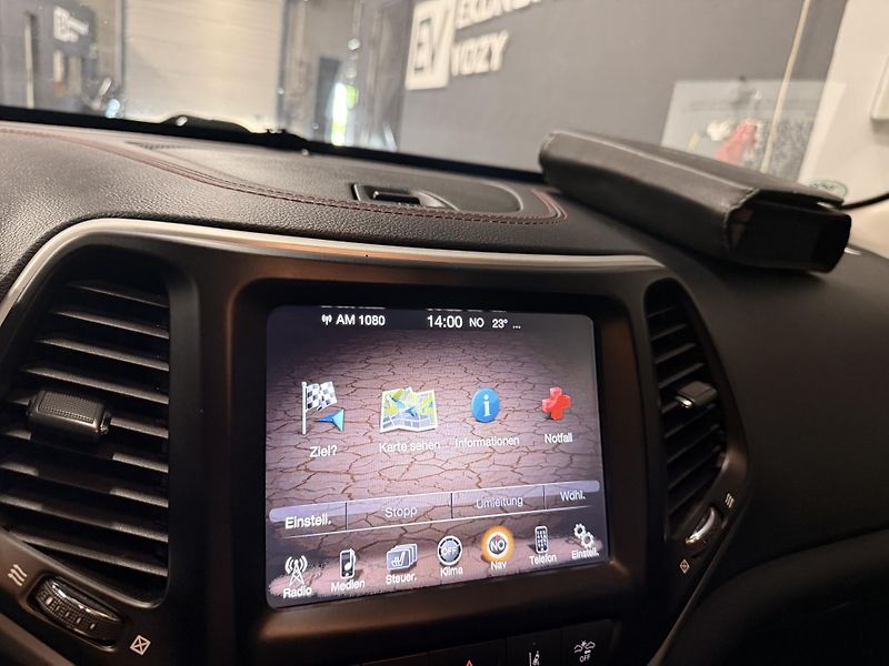 Jeep Cherokee (2016)  3.2 V6 Trailhawk 4WD,1941!! - fotka 31 z 37