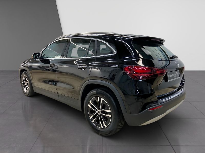 Mercedes-Benz GLA 180 LED Kamera Vyhř.Volant - fotka 4 z 13