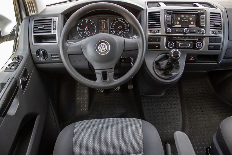 Volkswagen Caravelle 4Motion 2.0 BITDI - fotka 13 z 40