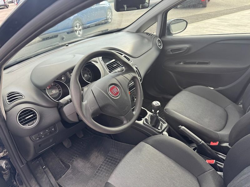 Fiat Punto (2015) 1.2i 51kW - fotka 11 z 29