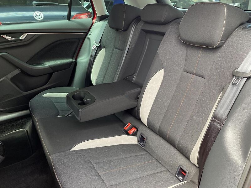 Škoda Kamiq 1,0 TSI 85 kW Top Selection - fotka 23 z 27