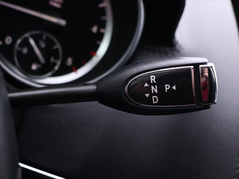 Mercedes-Benz GL 350 3,0 155kW 4Matic 7.míst - fotka 26 z 41