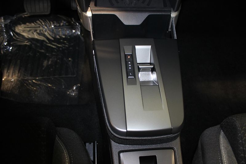 Opel Frontera (2026) Edition Hybrid 1.2 TURBO 81kW - fotka 14 z 18