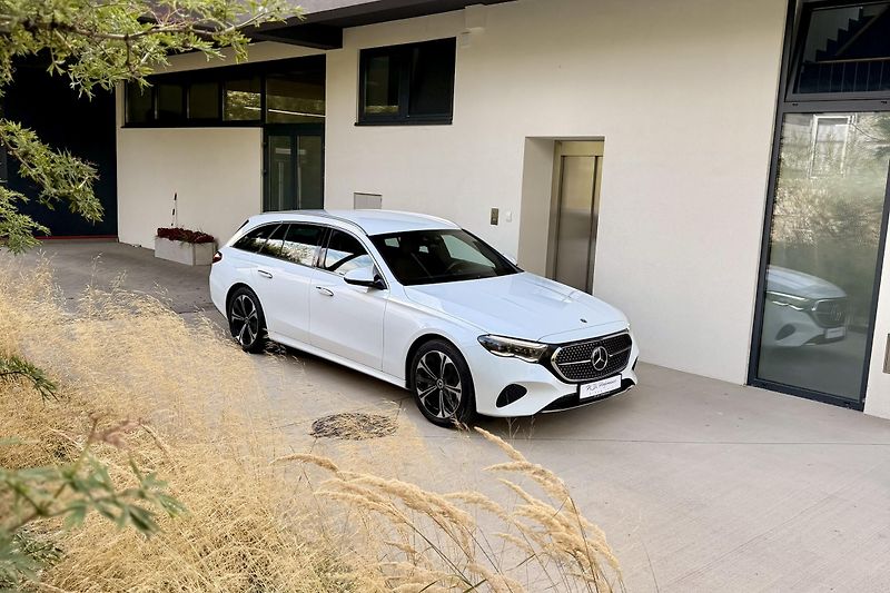 Mercedes-Benz Třídy E (2024) E 300de 4Matic  - fotka 4 z 68