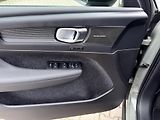 Volvo XC40 B4 FWD // ULTRA // REZERVACE - náhled 12