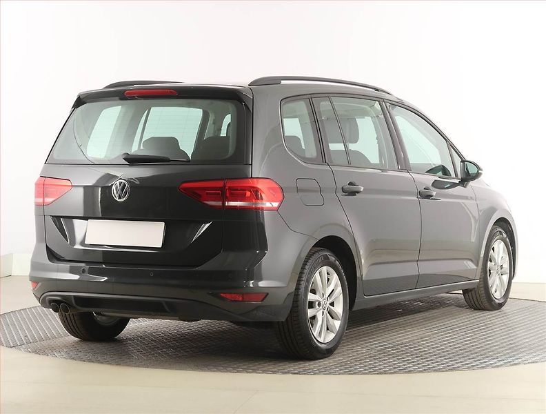 Volkswagen Touran (2016) Comfortline 2.0 TDI, Automat - fotka 5 z 21