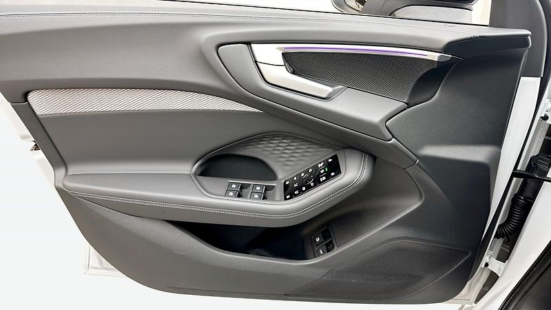 Audi A5 e-hybrid q S-Line Tech+ 360 Ta - fotka 7 z 22