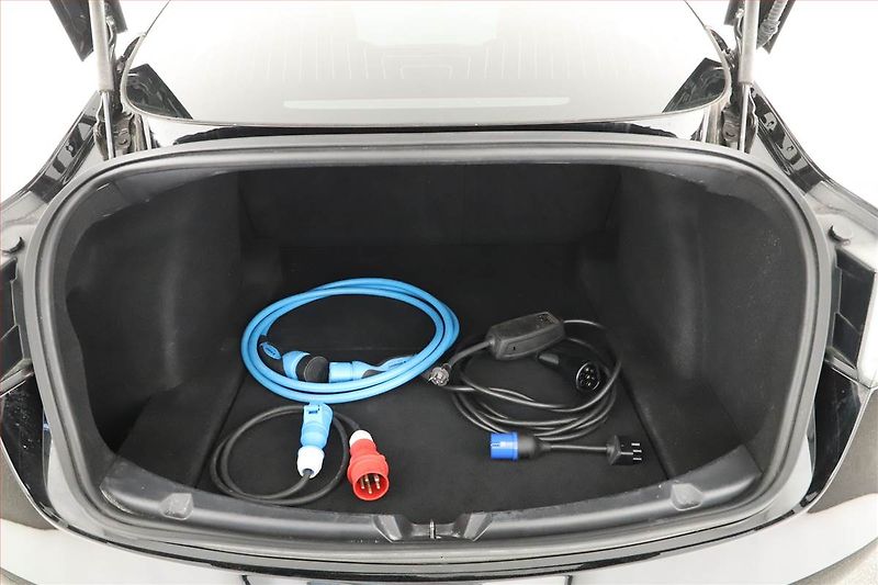 Tesla Model 3 (2019) Long Range 4WD 78kWh, SoH 82% - fotka 13 z 20