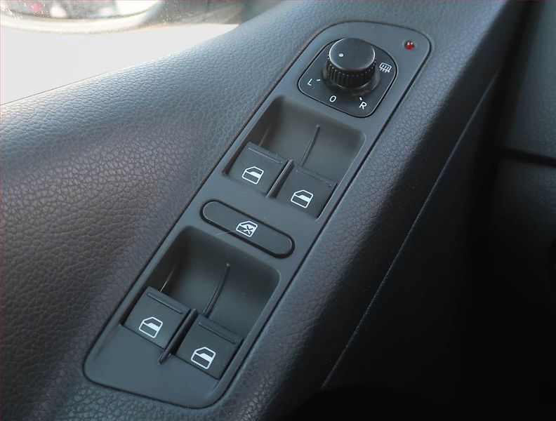 Volkswagen Tiguan (2010) 1.4 TSI - fotka 15 z 16