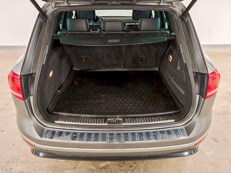 Volkswagen Touareg (2018) 3.0 TDI 193 kW DSG R-line - fotka 28 z 31