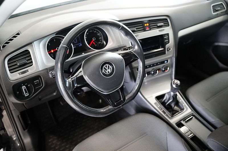 Volkswagen Golf - fotka 5 z 6